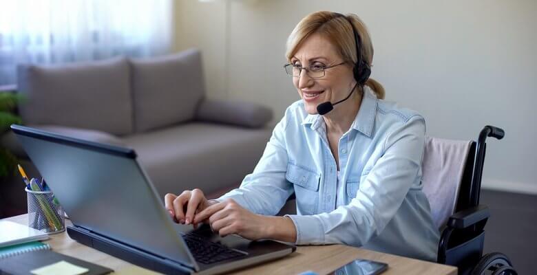wheelchair contact center worker