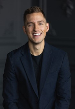 Juan Bendana, Confidence Coach & Keynote Speaker
